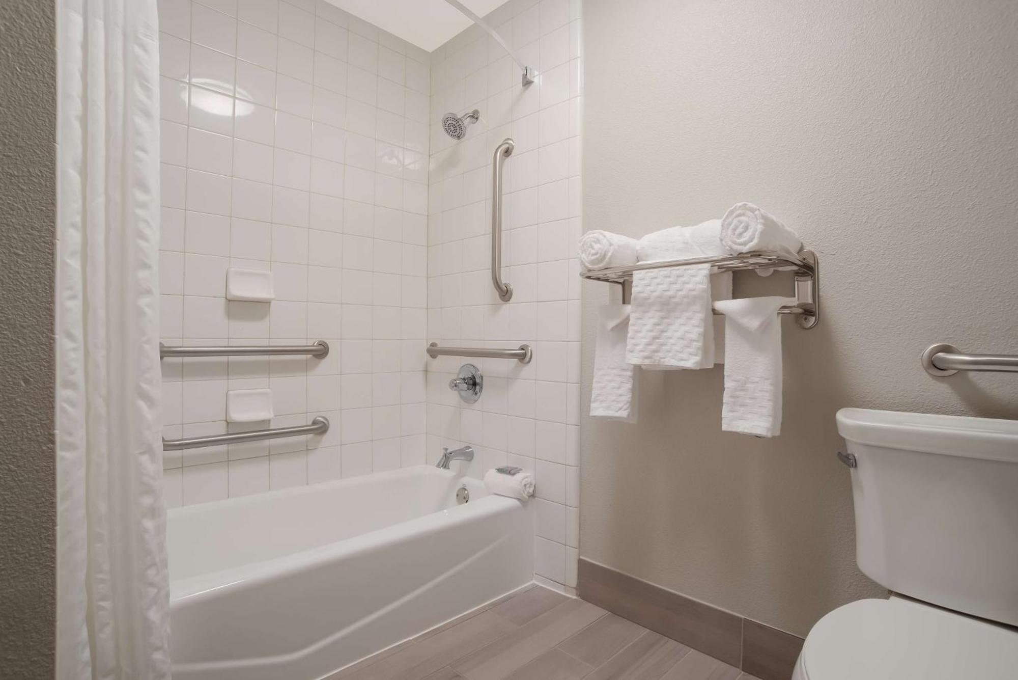 מוס פוינט Best Western Flagship Inn מראה חיצוני תמונה